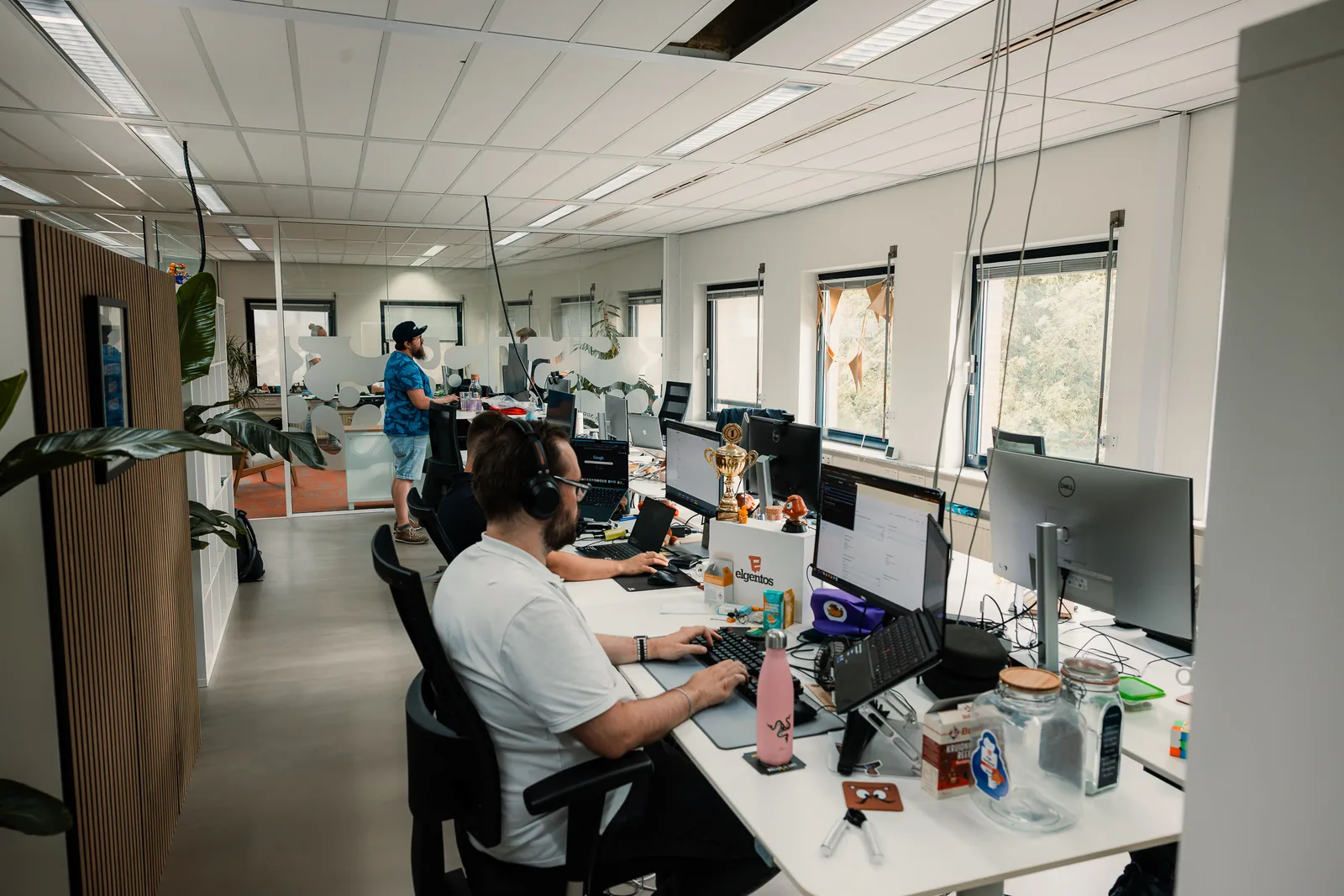 Het team van elgentos aan het werk