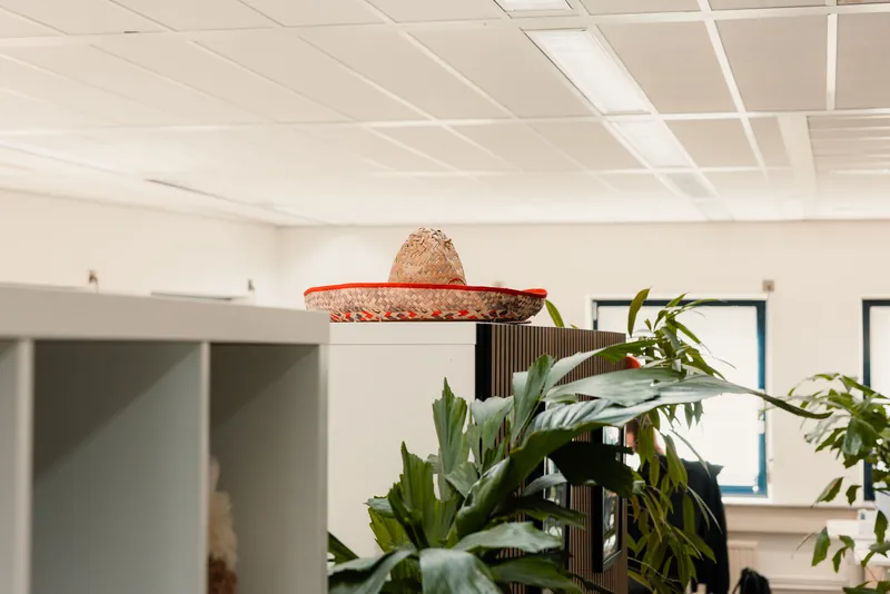 De sombrero heeft een vaste plek
